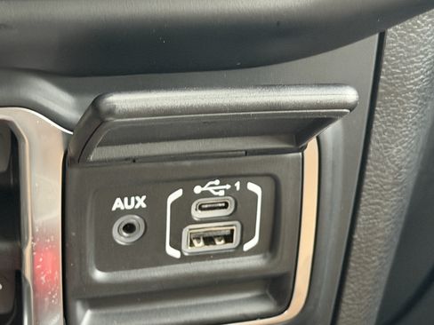 Used 2021 Jeep Gladiator Rubicon AWD/4WD image 20