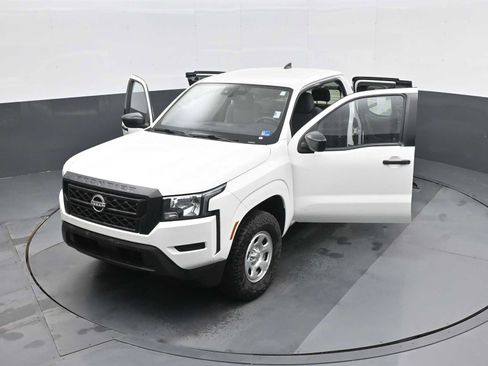 Used 2022 Nissan Frontier S image 36