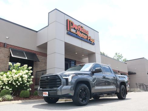 Used 2024 Toyota Tundra SR5 w/ SR5 Premium Package AWD/4WD image 36