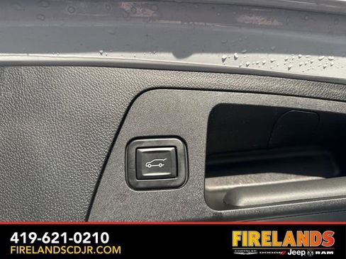 Used 2019 Buick Envision Premium w/ Driver Confidence Package image 12