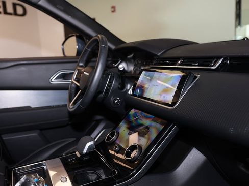 Used 2023 Land Rover Range Rover Velar R-Dynamic S image 18