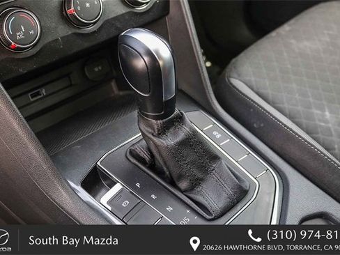 Used 2018 Volkswagen Tiguan S image 19