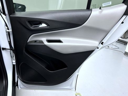 Used 2023 Chevrolet Equinox LT image 17