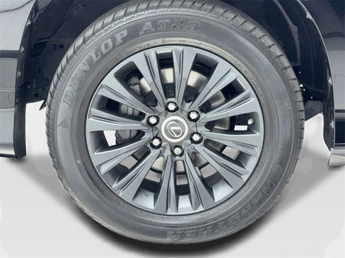 Used 2023 Lexus GX 460 Premium w/ Accessory Package image 52