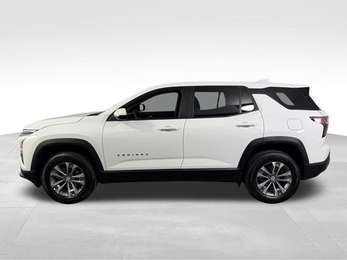Used 2026 Chevrolet Equinox LT AWD/4WD image 8
