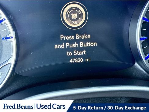 Used 2025 Chrysler Pacifica Select FWD image 17