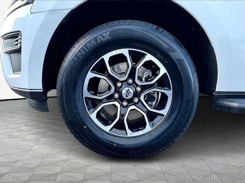 Used 2024 Ford Expedition Max XLT image 20
