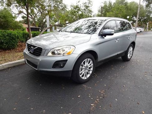 Used 2010 Volvo XC60 T6 image 2