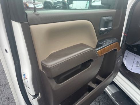 Used 2015 GMC Sierra 2500 SLT w/ Duramax Plus Package image 19