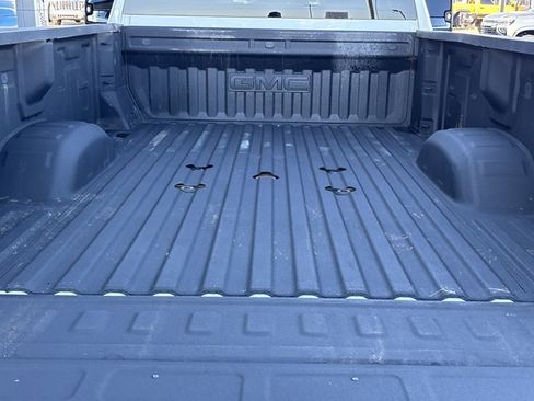 Used 2024 GMC Sierra 3500 SLE w/ SLE Convenience Package image 6
