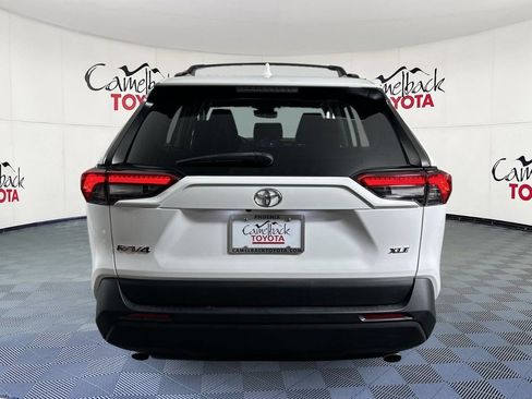 Used 2022 Toyota RAV4 XLE w/ Convenience Package FWD image 7