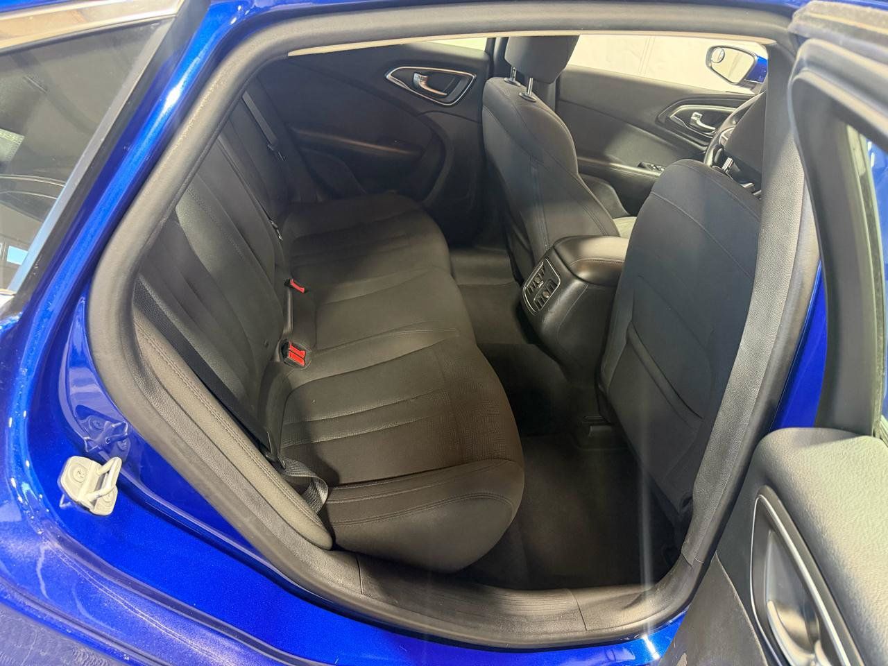 Used 2016 Chrysler 200 Limited w/ Comfort Group FWD image 15