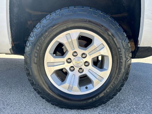 Used 2017 Chevrolet Silverado 1500 LT w/ Texas Edition image 31