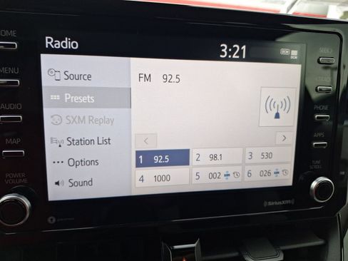 Used 2021 Toyota Corolla LE image 24