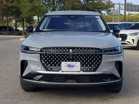 New 2026 Lincoln Nautilus Premier image 8