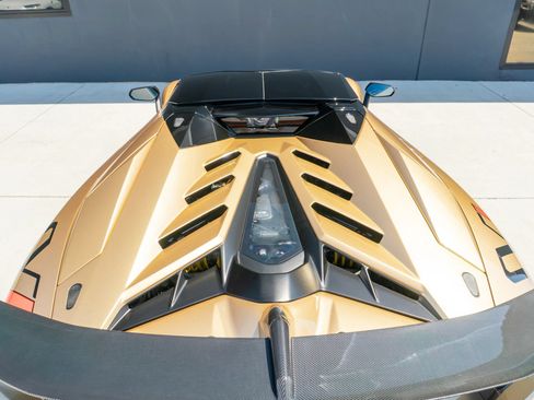 Used 2020 Lamborghini Aventador SVJ AWD/4WD image 47