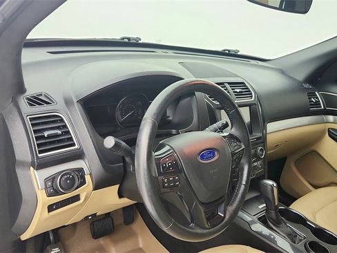 Used 2017 Ford Explorer XLT w/ Equipment Group 202A image 16