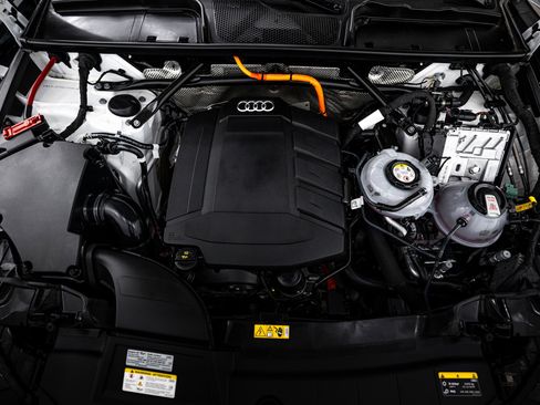 Certified 2024 Audi Q5 e Premium Plus AWD/4WD image 21