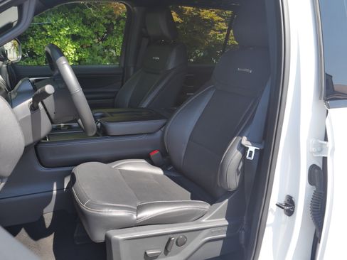 Certified 2025 Ford Expedition Max Platinum w/ Stealth Appearance Package AWD/4WD image 37