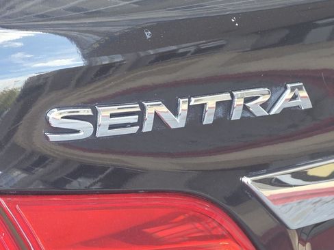 Used 2016 Nissan Sentra SV FWD image 23