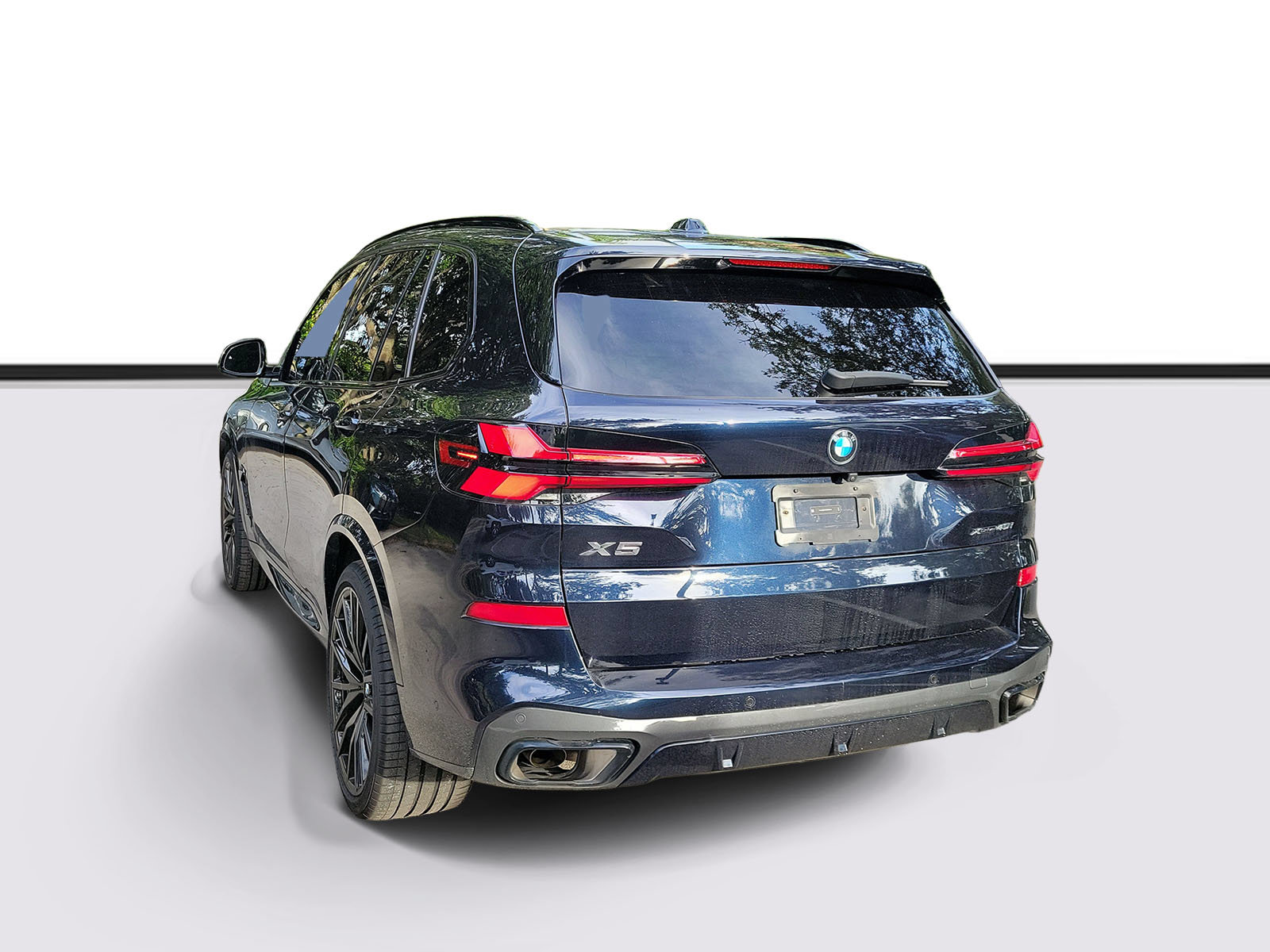 Certified 2024 BMW X5 xDrive40i w/ M Sport Package AWD/4WD image 4