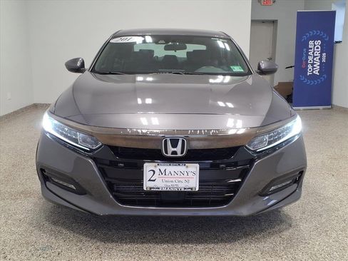 Used 2019 Honda Accord Sport image 2