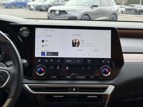 Used 2023 Lexus RX 350 Premium image 10