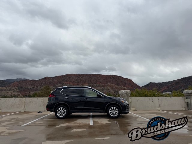 Used 2019 Nissan Rogue SV FWD image 3