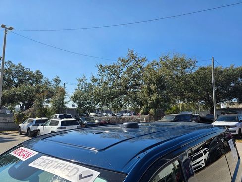 Used 2023 Mercedes-Benz Metris Passenger image 11