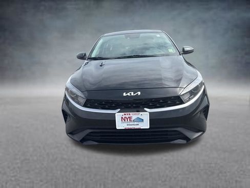 Used 2022 Kia Forte LXS w/ LXS Technology Package FWD image 9