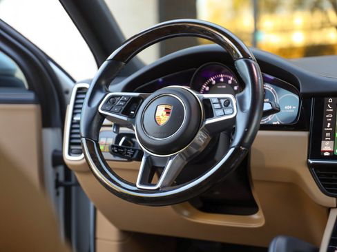 Used 2019 Porsche Cayenne image 37