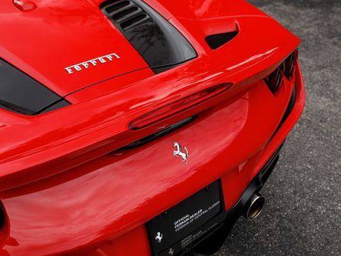 Used 2022 Ferrari F8 Tributo RWD image 41
