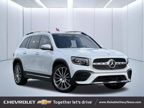 Used 2022 Mercedes-Benz GLB 250 image 1