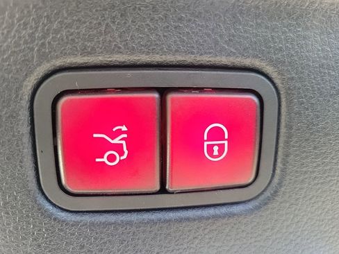 Used 2022 Mercedes-Benz S 500 4MATIC w/ Warmth & Comfort Package image 17