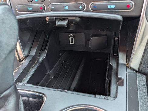 Used 2019 Ford Explorer Limited w/ Ford Safe & Smart Package FWD image 20