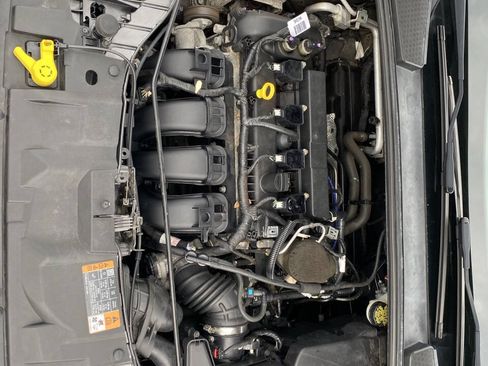 Used 2015 Ford Focus SE w/ Reverse Sensing Package FWD image 32