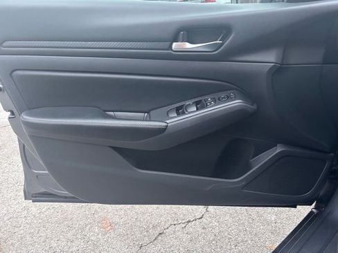 Used 2025 Nissan Altima 2.5 SV image 20