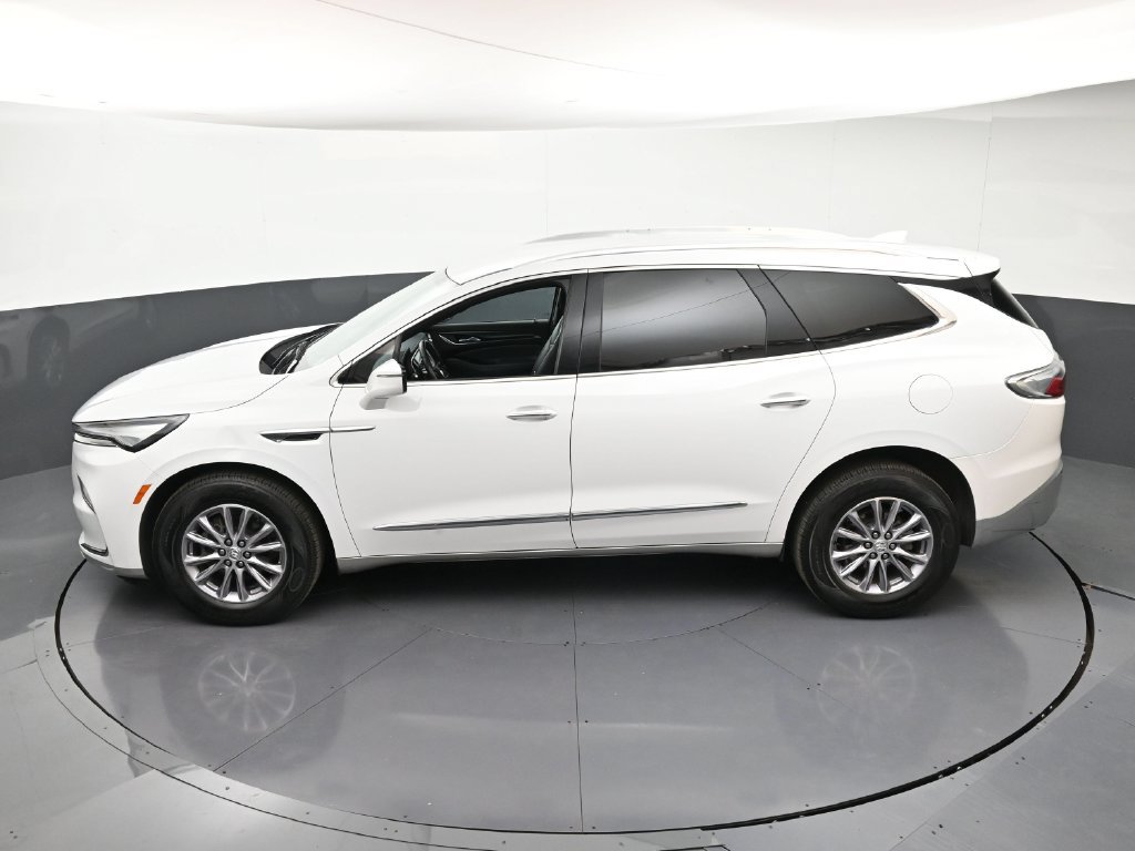 Certified 2024 Buick Enclave Essence AWD/4WD image 17