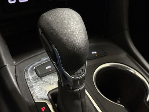 Used 2024 Chevrolet Equinox LT AWD/4WD image 17