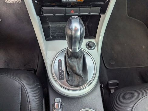 Used 2019 Volkswagen Beetle 2.0T SE image 18