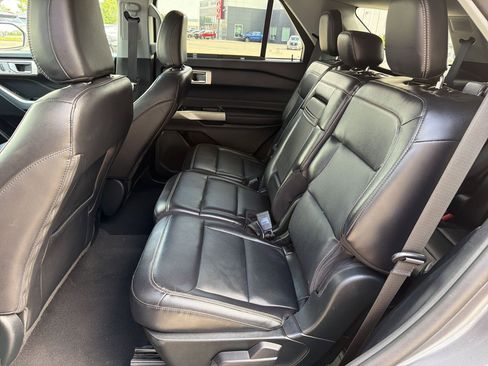 Used 2023 Ford Explorer Limited image 15