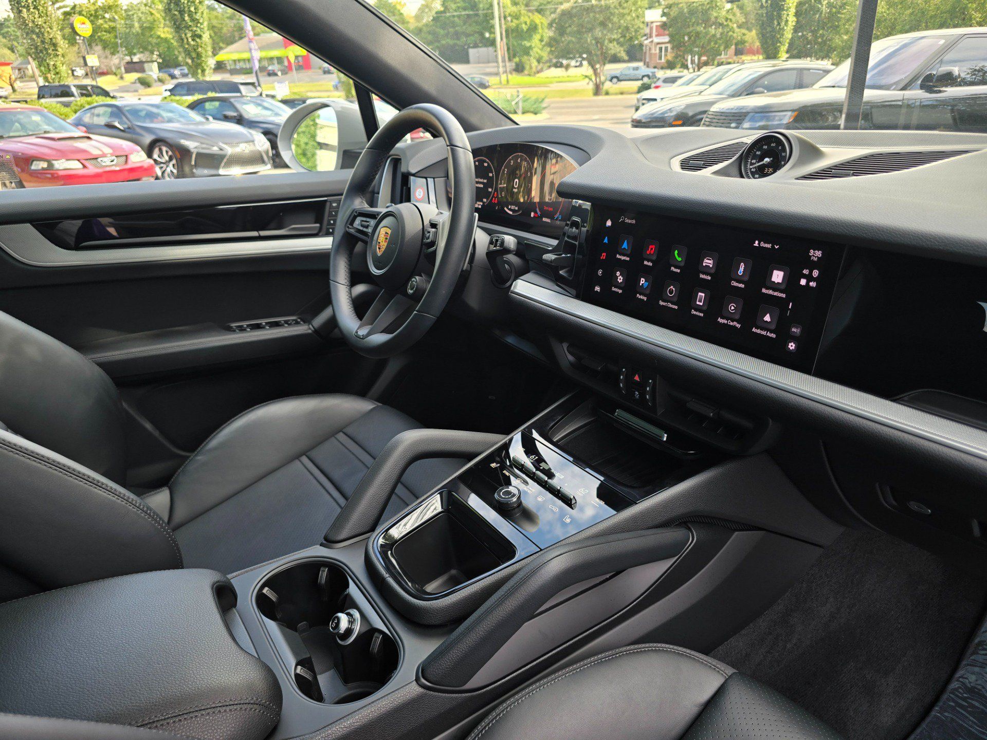 Used 2025 Porsche Cayenne Coupe AWD/4WD image 16