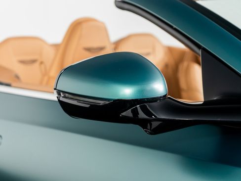 Used 2025 Aston Martin DB12 Convertible image 28