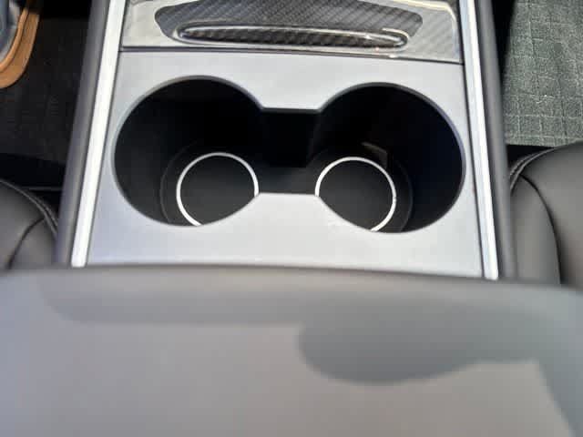 Used 2025 Tesla Model Y Long Range RWD image 16