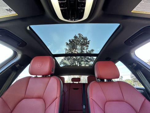 Certified 2025 Porsche Macan image 26