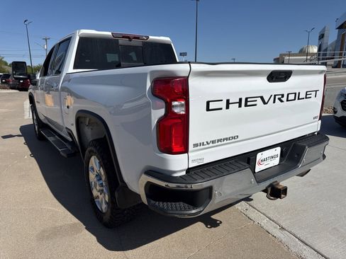 Used 2022 Chevrolet Silverado 2500 LTZ w/ LTZ Plus Package AWD/4WD image 3