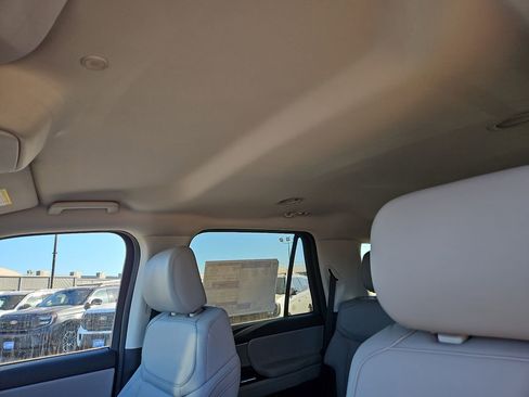 New 2026 Ford Expedition Active image 22