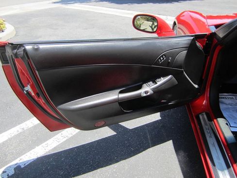 Used 2008 Chevrolet Corvette Convertible w/ Preferred Equipment Group RWD image 29