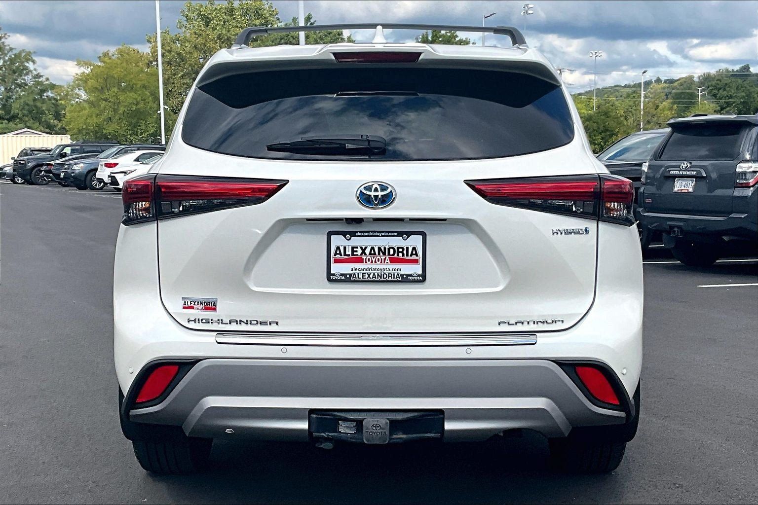 Used 2021 Toyota Highlander Platinum AWD/4WD image 4