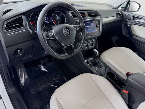 Used 2021 Volkswagen Tiguan SE FWD image 23